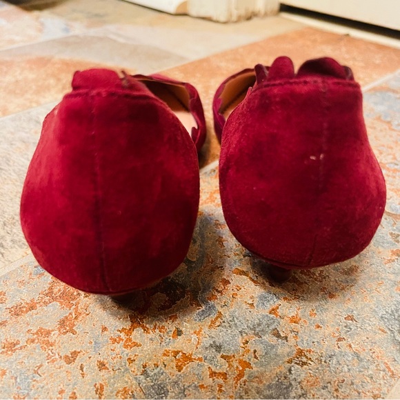 👠Gorgeous Scalloped D’Orsay Style Kitten Heel Felt/Suede-like Burgundy Pumps! - Picture 9 of 15